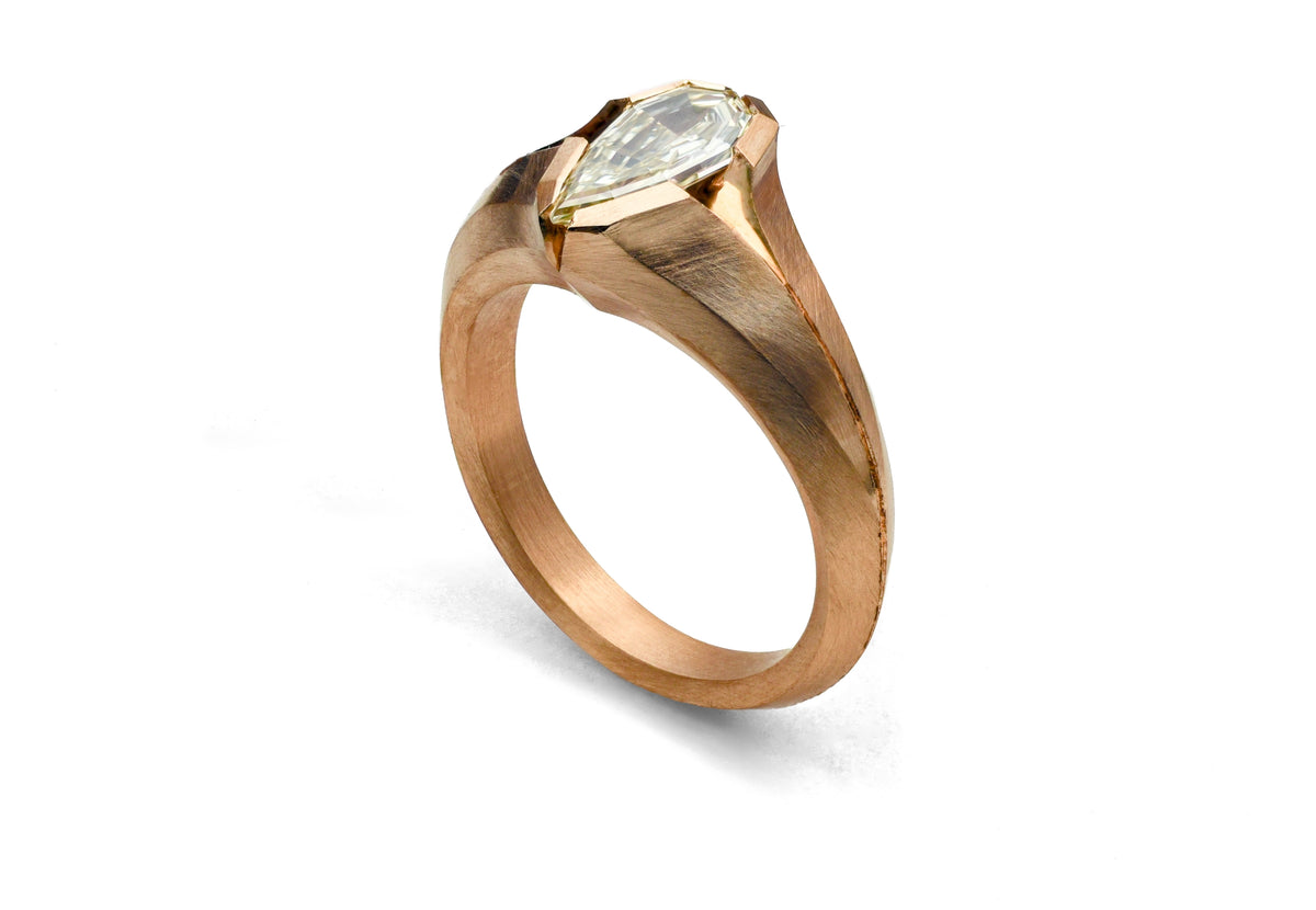 18ct Rose Pear Shaped Champagne Diamond Faceted Arris Ring
