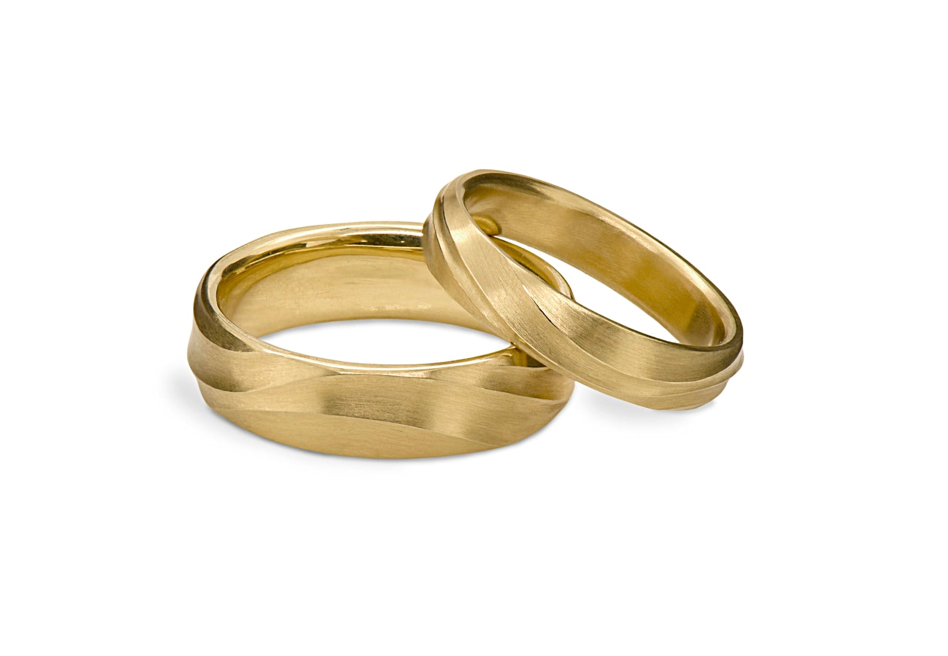18ct Gold Aeolian IV Men's Wedding Band