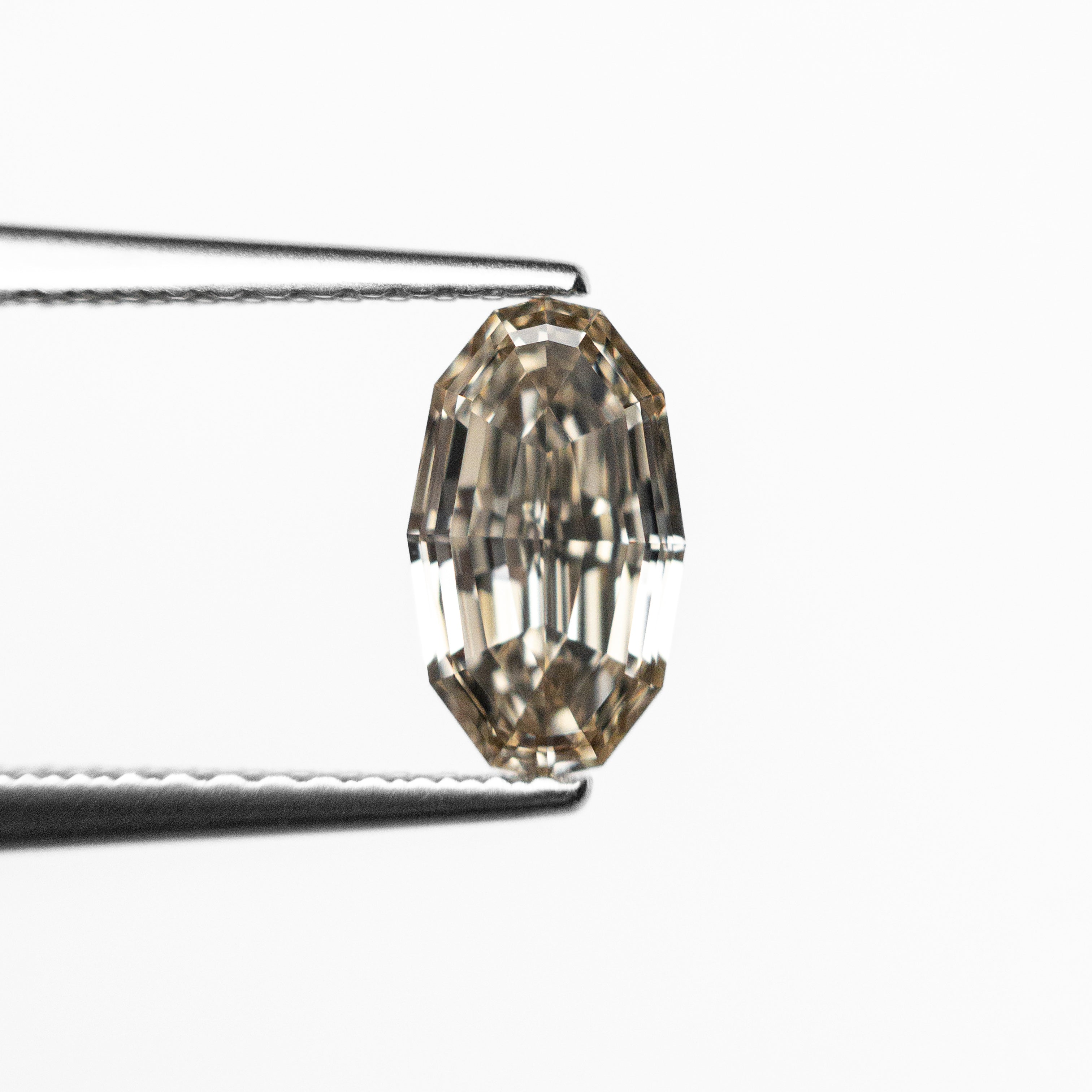 1.02ct 8.52x4.93x3.00mm VVS2 C4 Geo Oval Step Cut 🇿🇦 26119-04