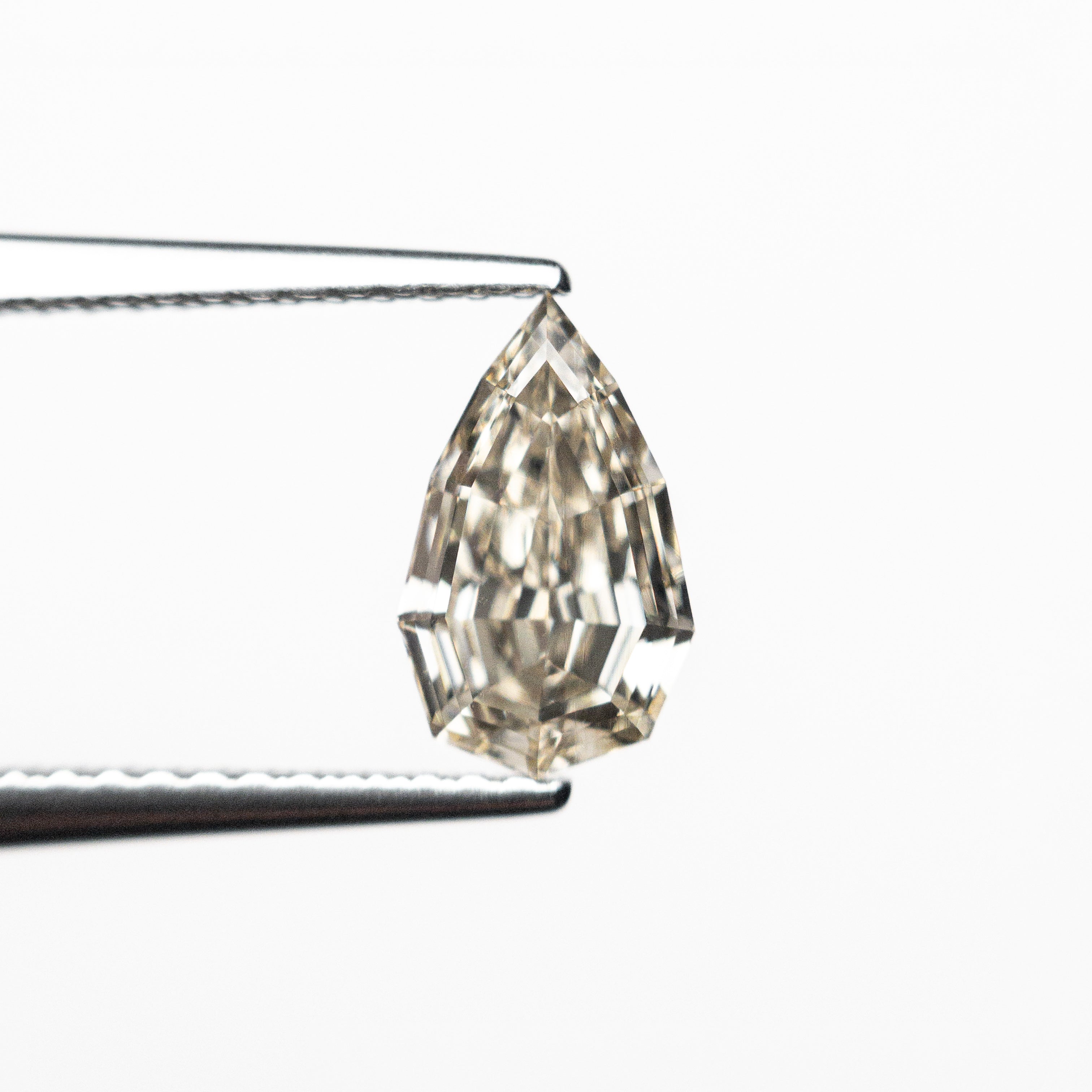 1.03ct 8.68x5.31x3.28mm VS2 U-V Geo Pear Step Cut 🇿🇦 26119-10