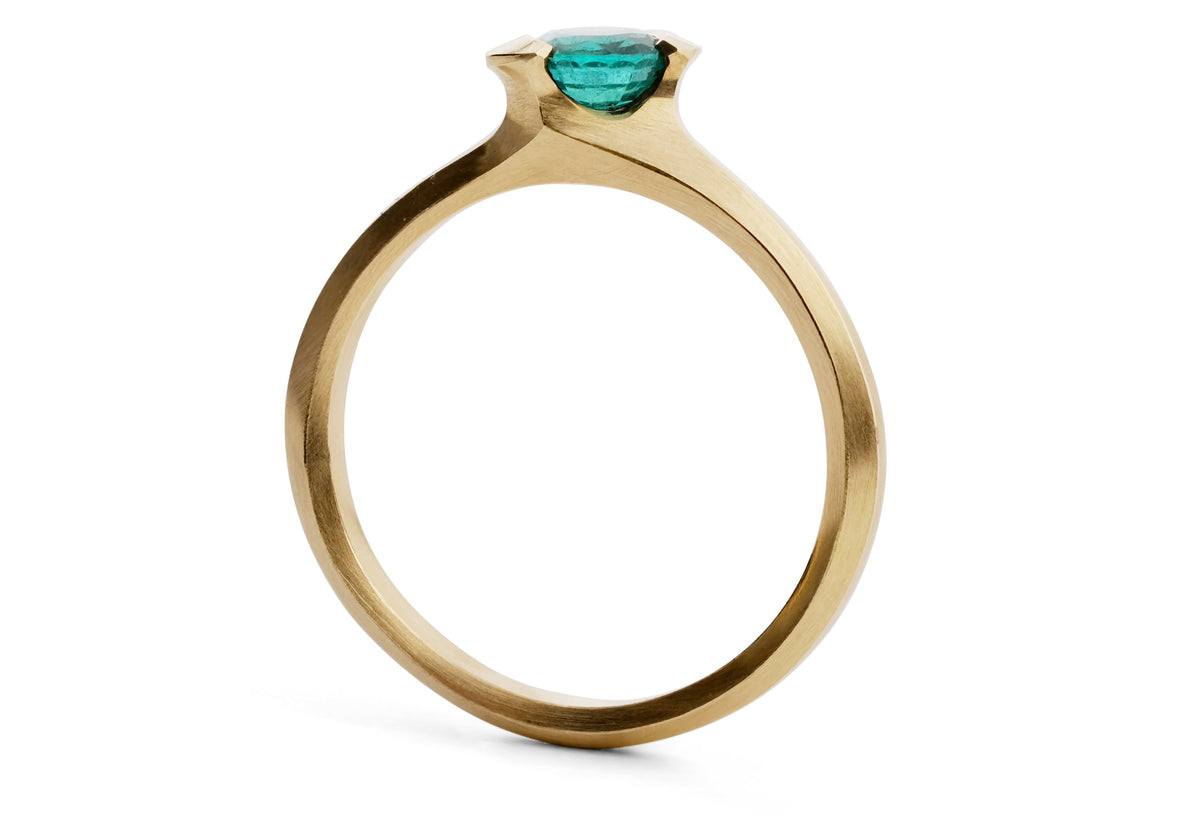 18ct Gold Emerald Asymmetrical Arris Ring