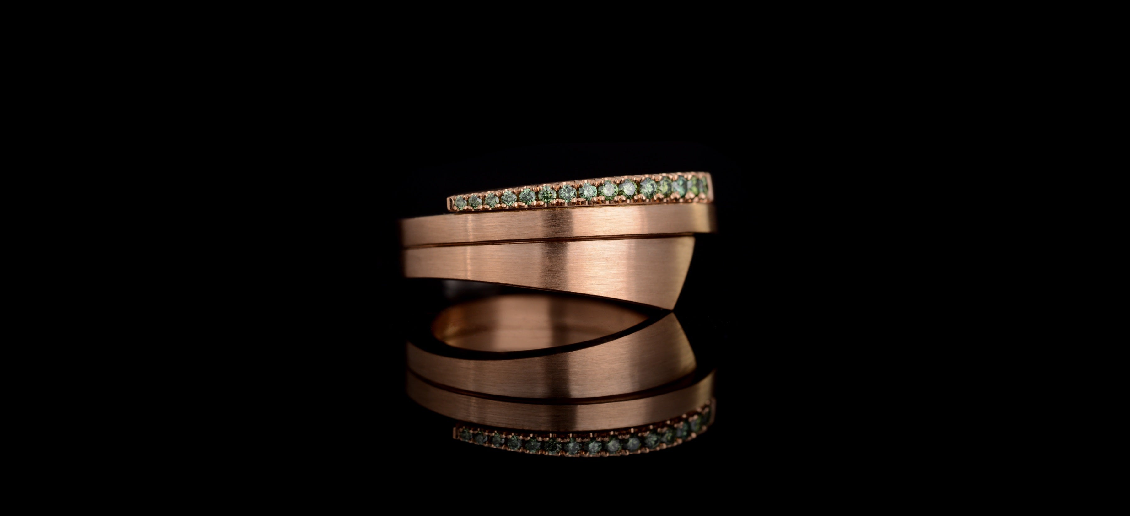 Green Diamond Rose Gold Overlap Ring