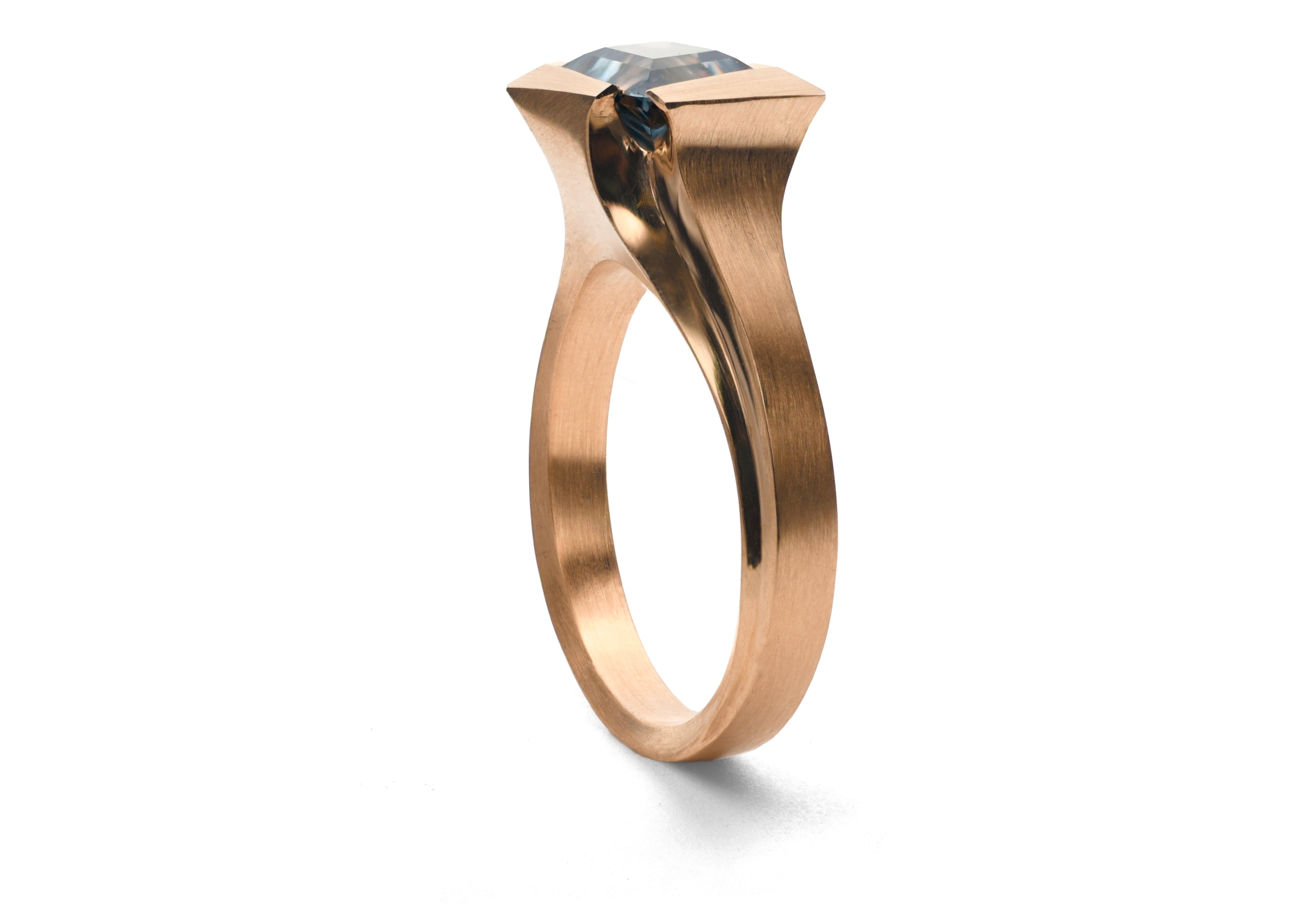 18ct Rose Gold Blue Spinel Kite Aegis Ring