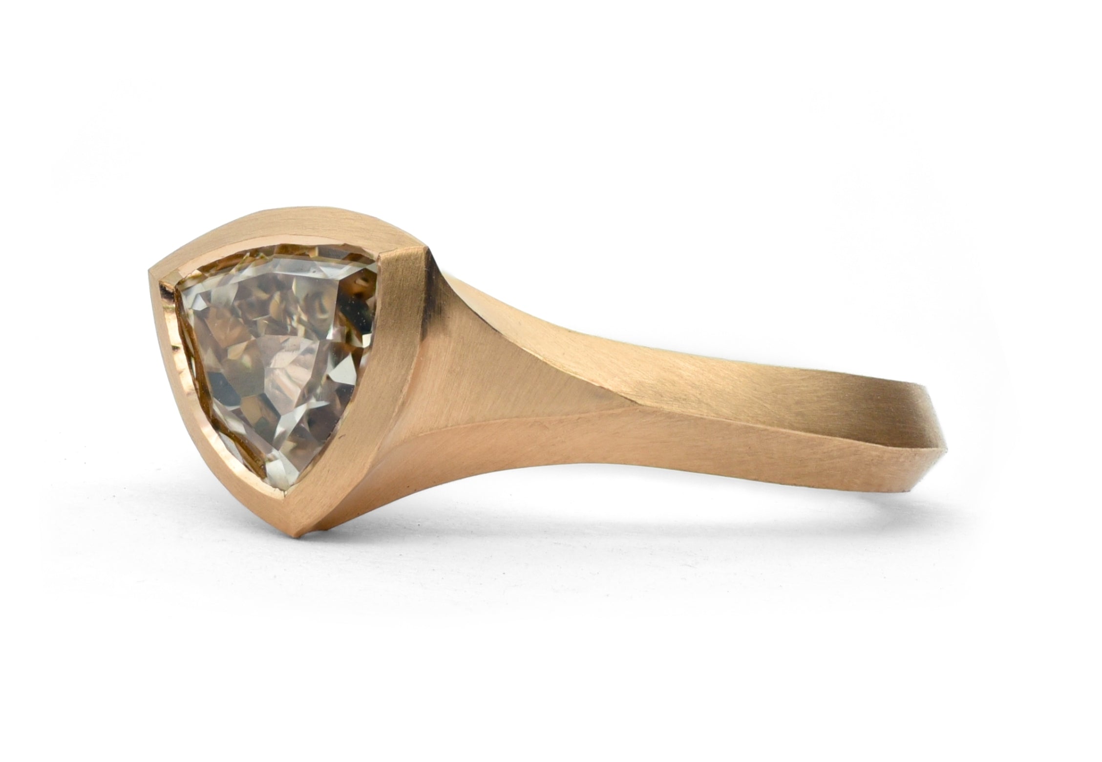 18ct Rose Gold Curved Trillian Cognac Diamond Arris Ring