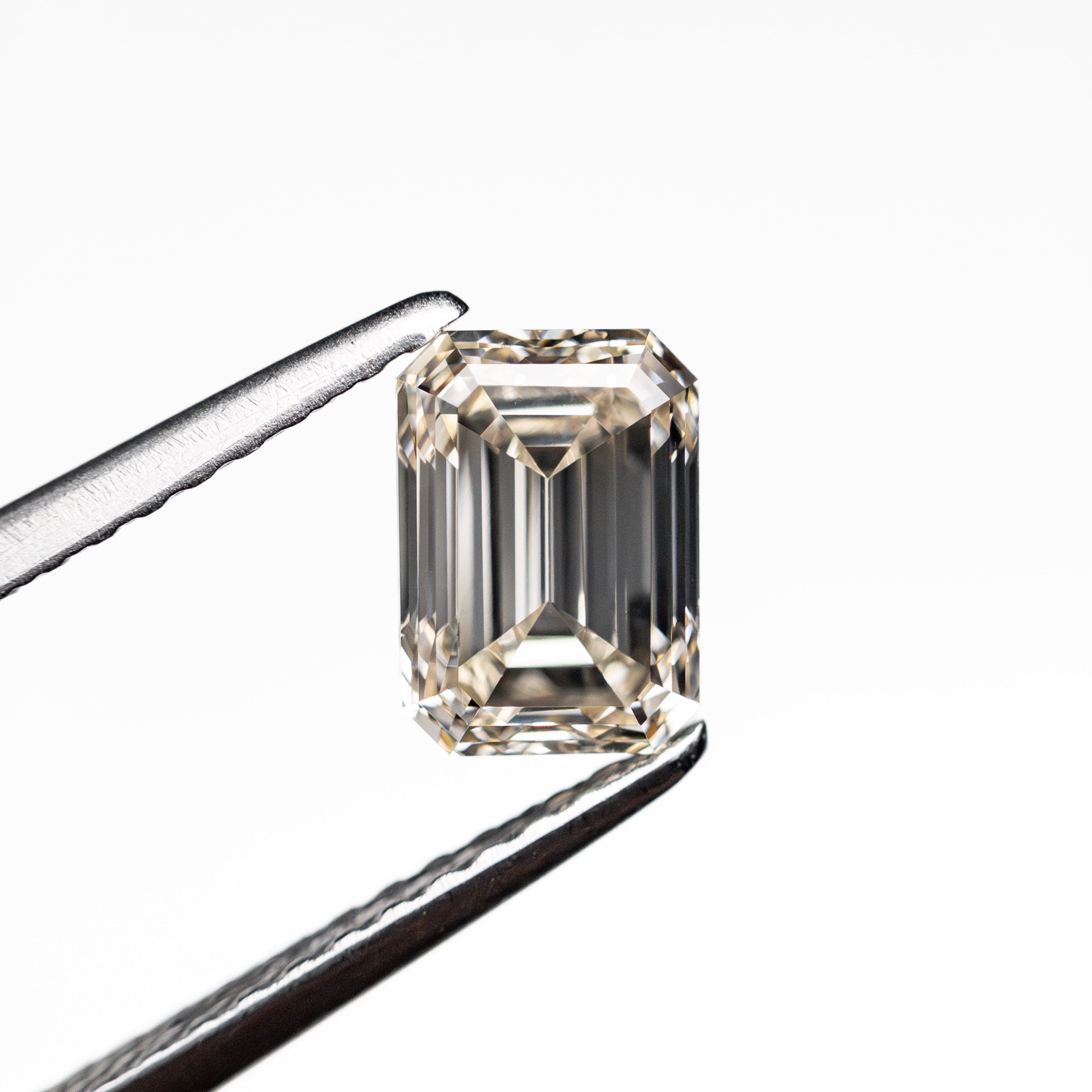 1.04ct 6.47x4.59x3.40mm VVS2 M Cut Corner Rectangle Step Cut 🇿🇦 26318-02