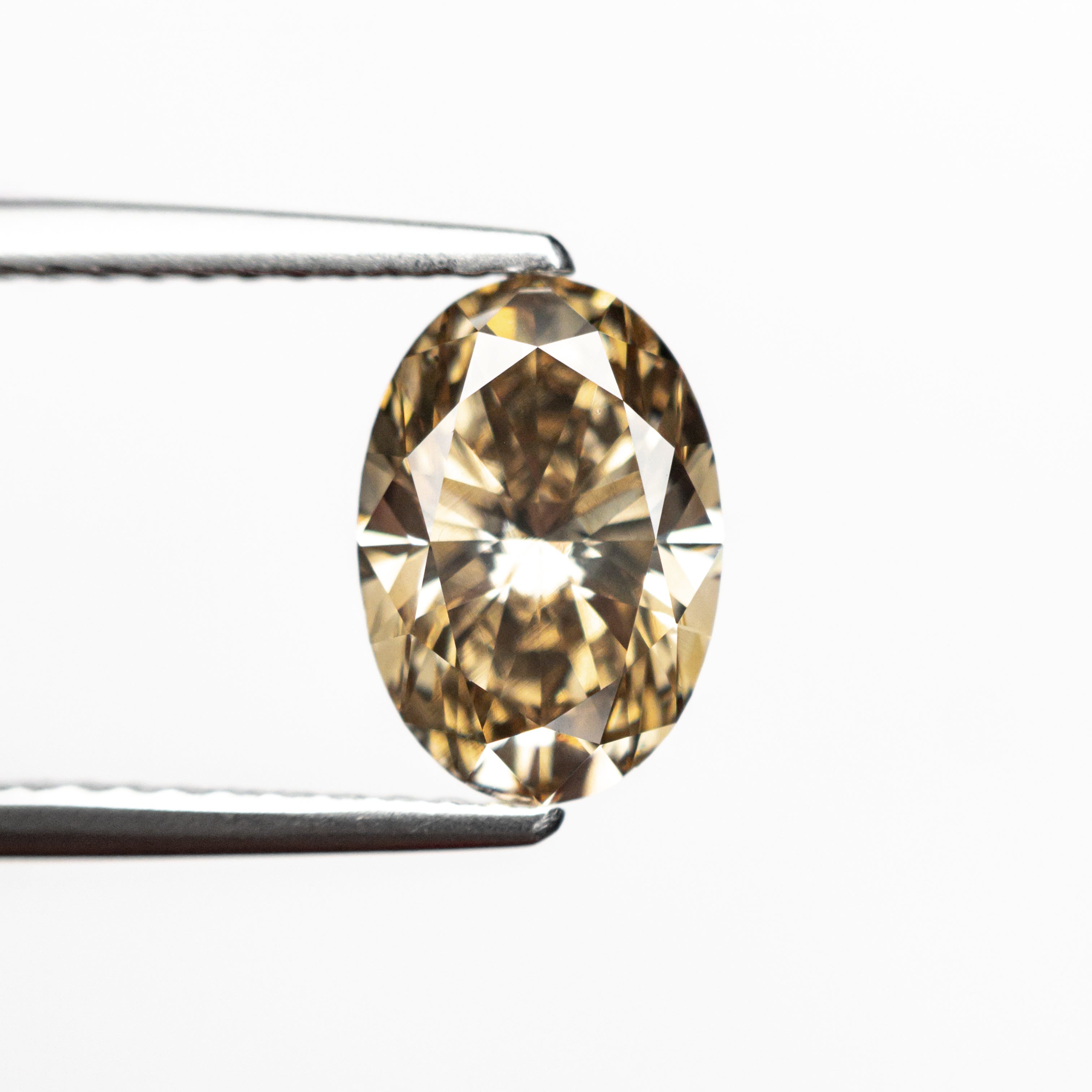 1.55ct 9.03x6.22x4.08mm VVS2 C6 Oval Brilliant 🇿🇦 26323-01