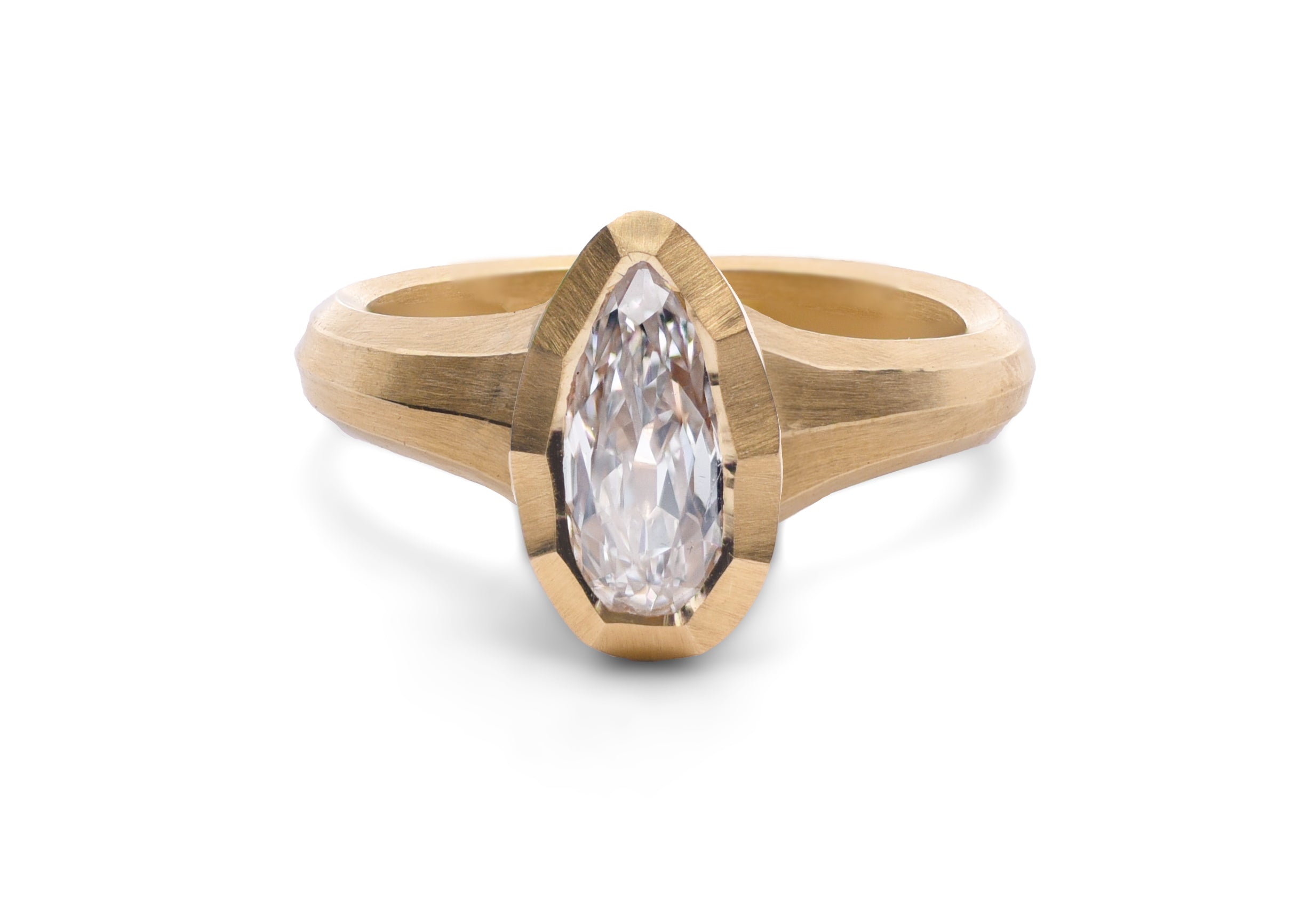 18ct Yellow Gold Teardrop Diamond Faceted Arris Ring