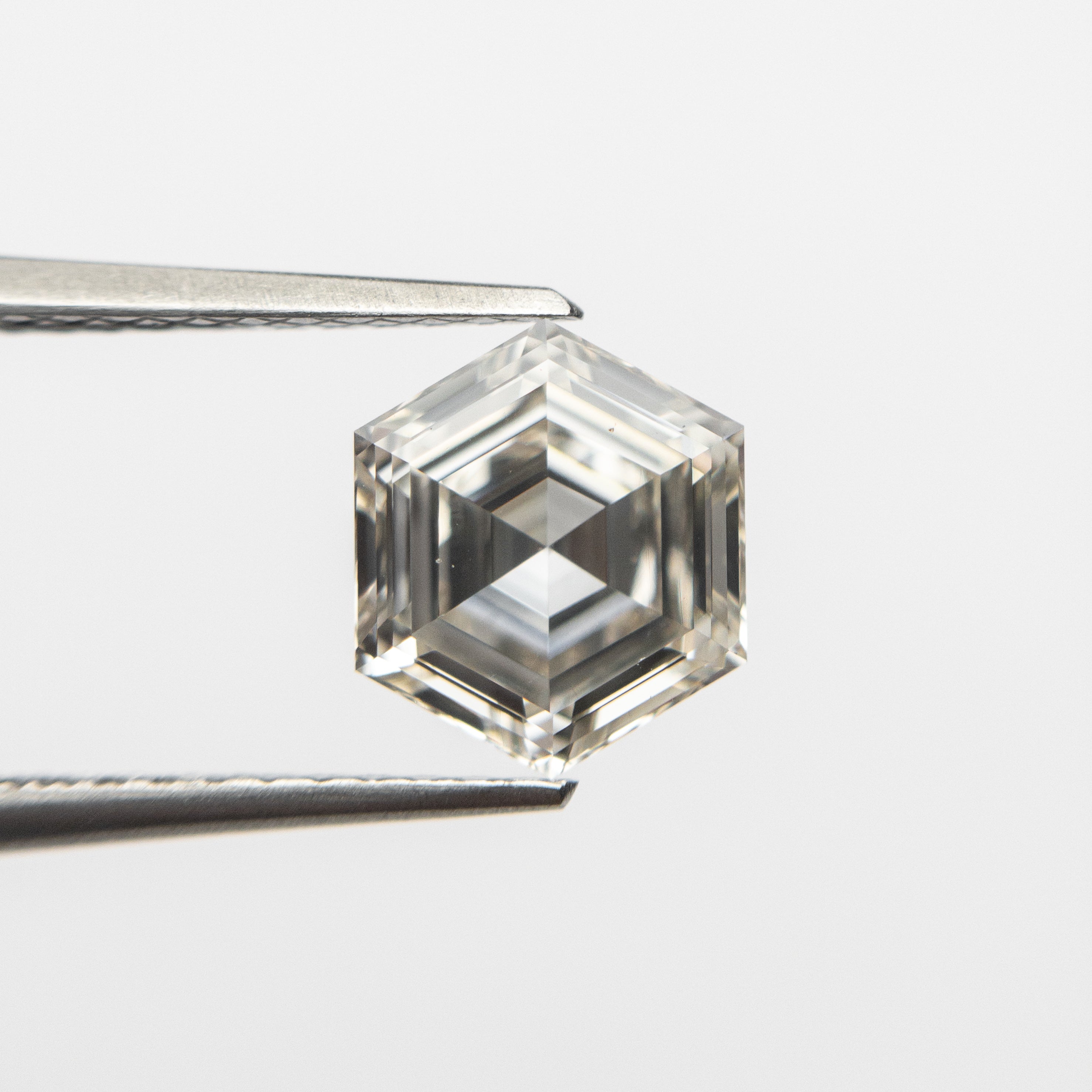 1.35ct 7.64x6.66x3.59mm VS2/SI1(+) M-N Hexagon Step Cut 19163-22 🇨🇦 - Misfit Diamonds