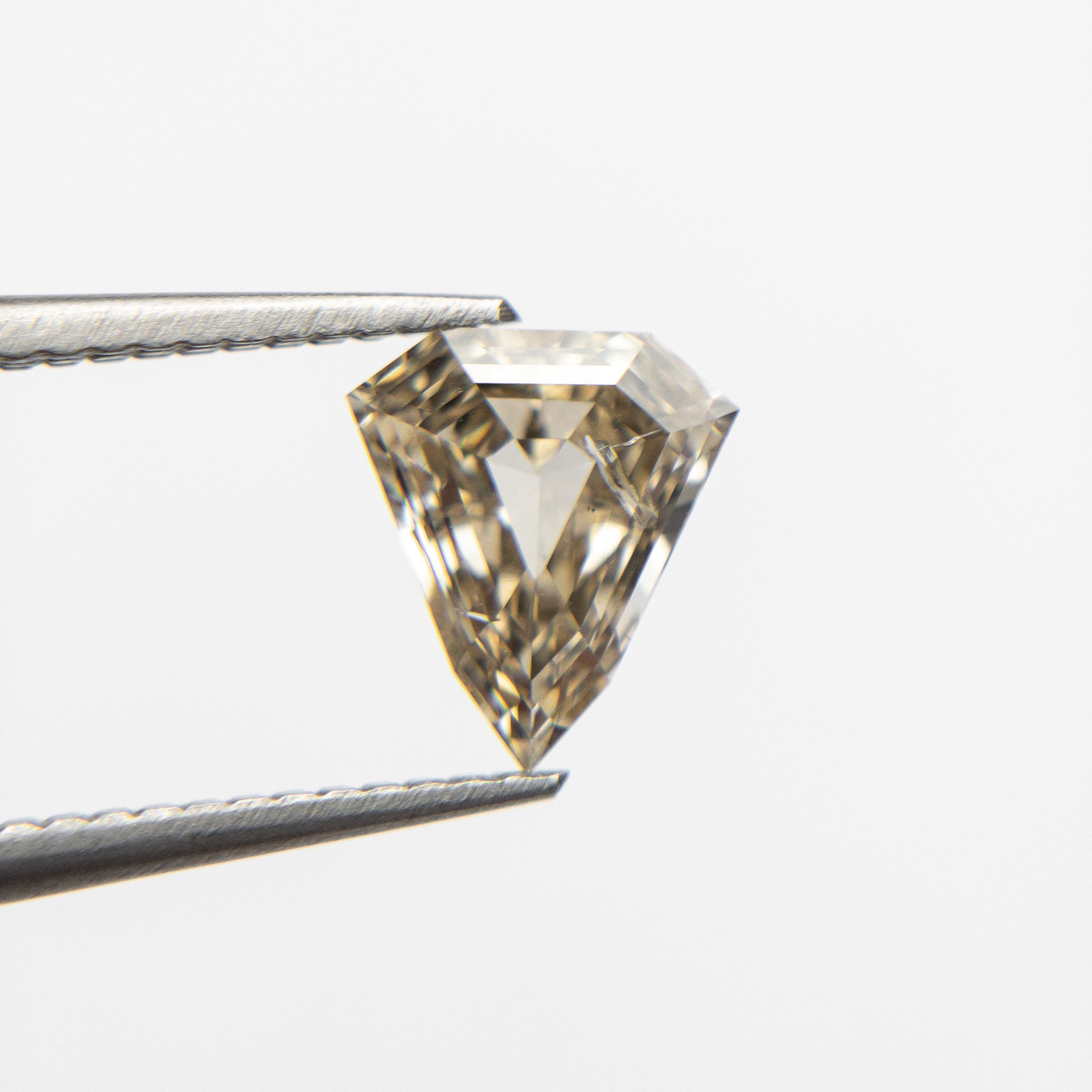 1.05ct 7.71x6.76x3.17mm SI3 Shield Step Cut 19163-70 🇨🇦 - Misfit Diamonds