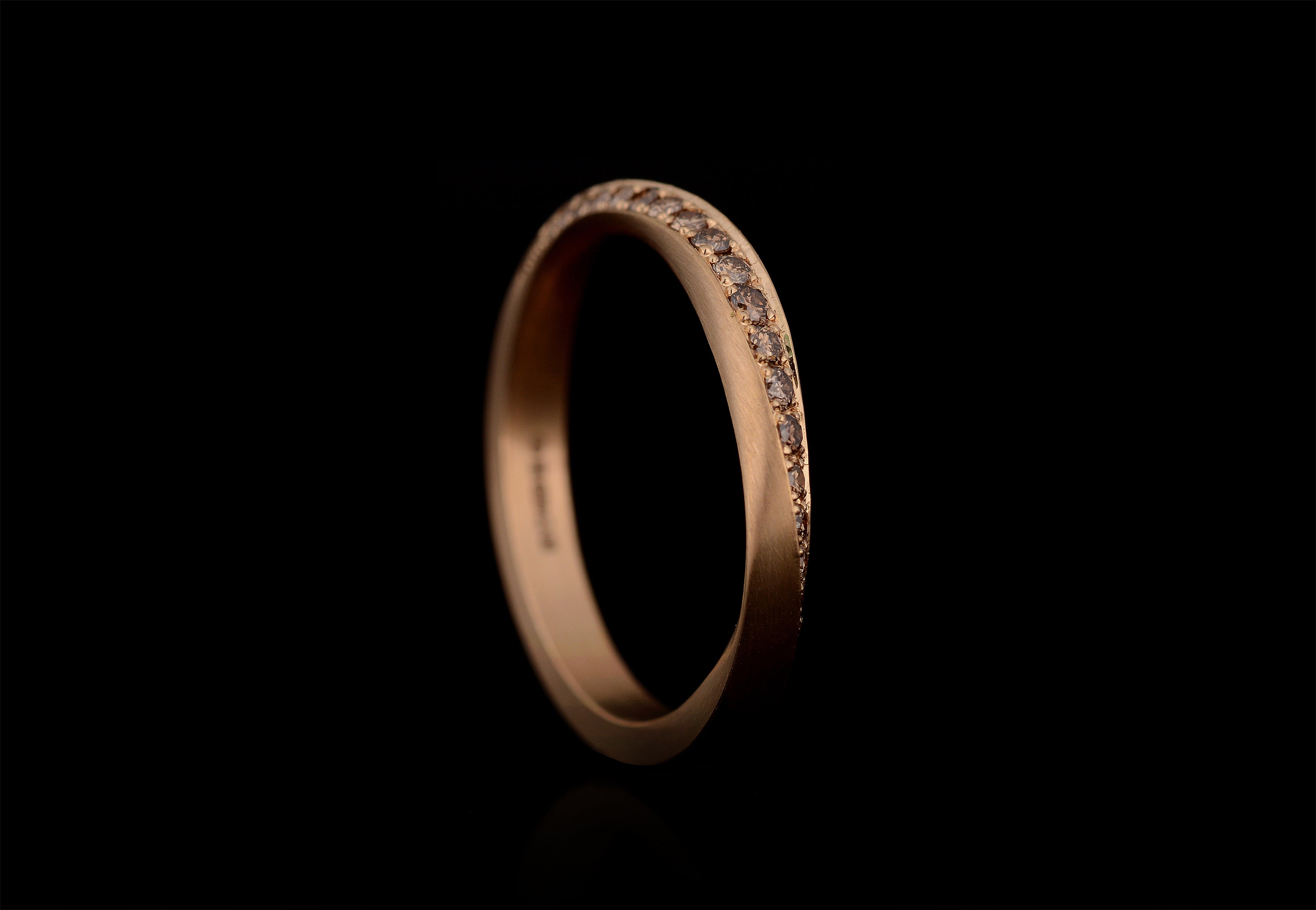 cognac round diamond Mobius ring rose gold